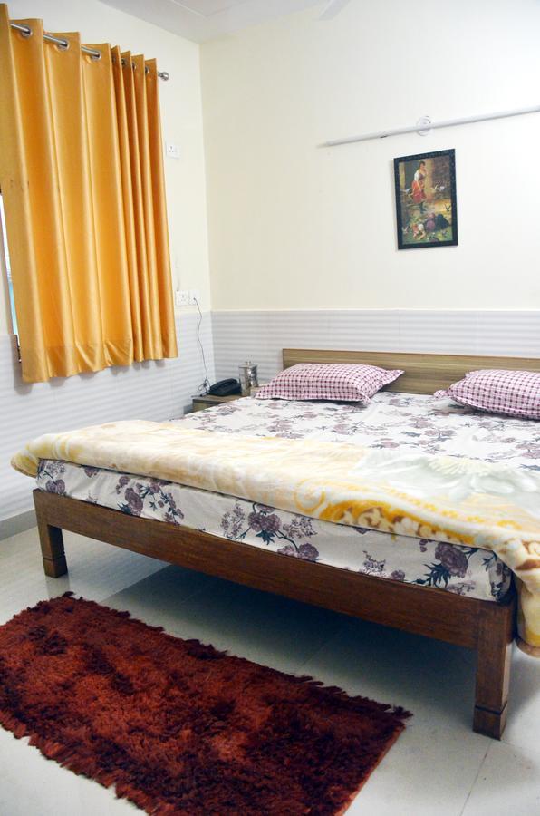 Shiv Shakti Guest House Большая Нойда Экстерьер фото